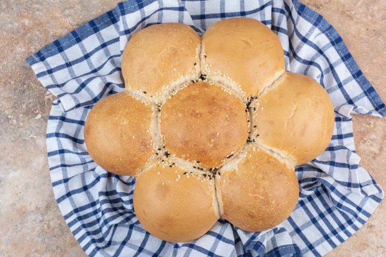 sourdough dinner rolls